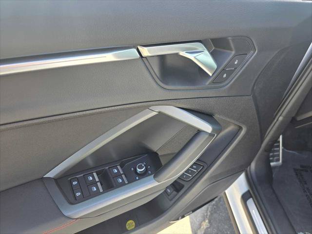 Used 2025 Audi Q3 2.0T Premium Plus w/ Premium Plus Package AWD/4WD image 22