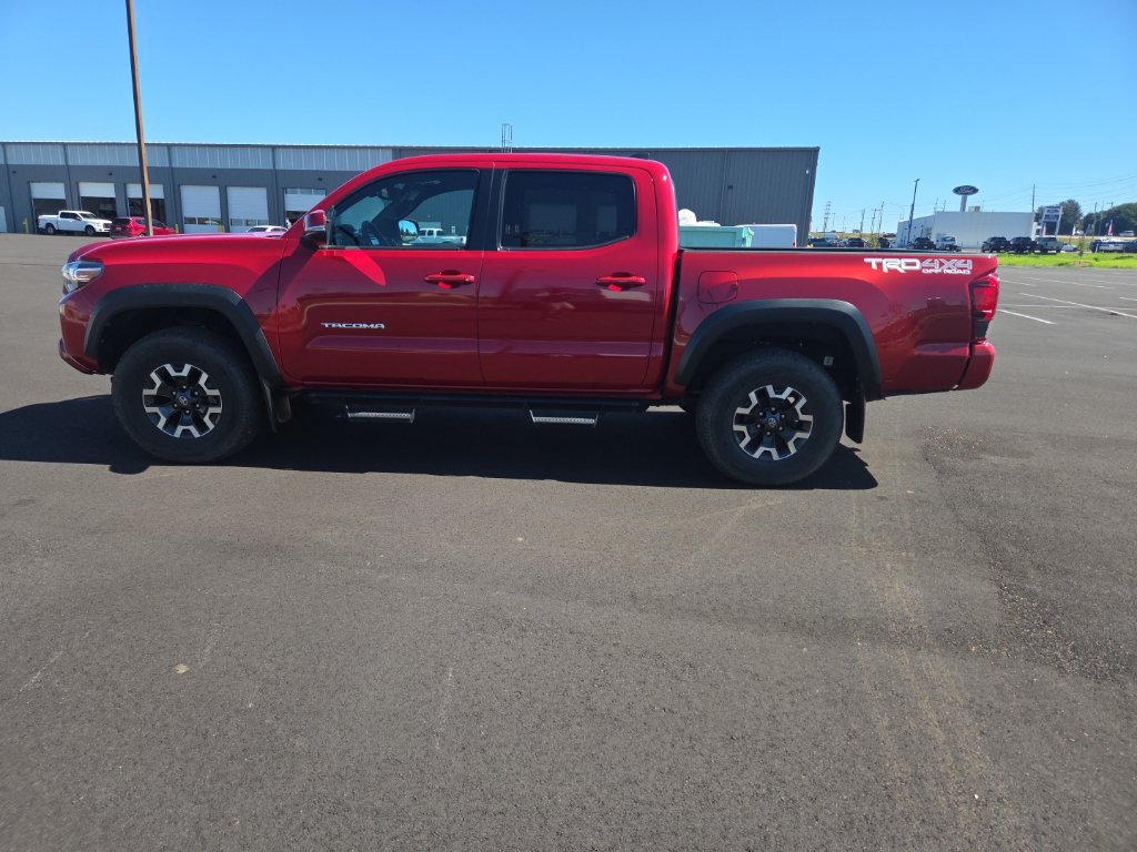 Used 2019 Toyota Tacoma TRD Off-Road AWD/4WD image 12