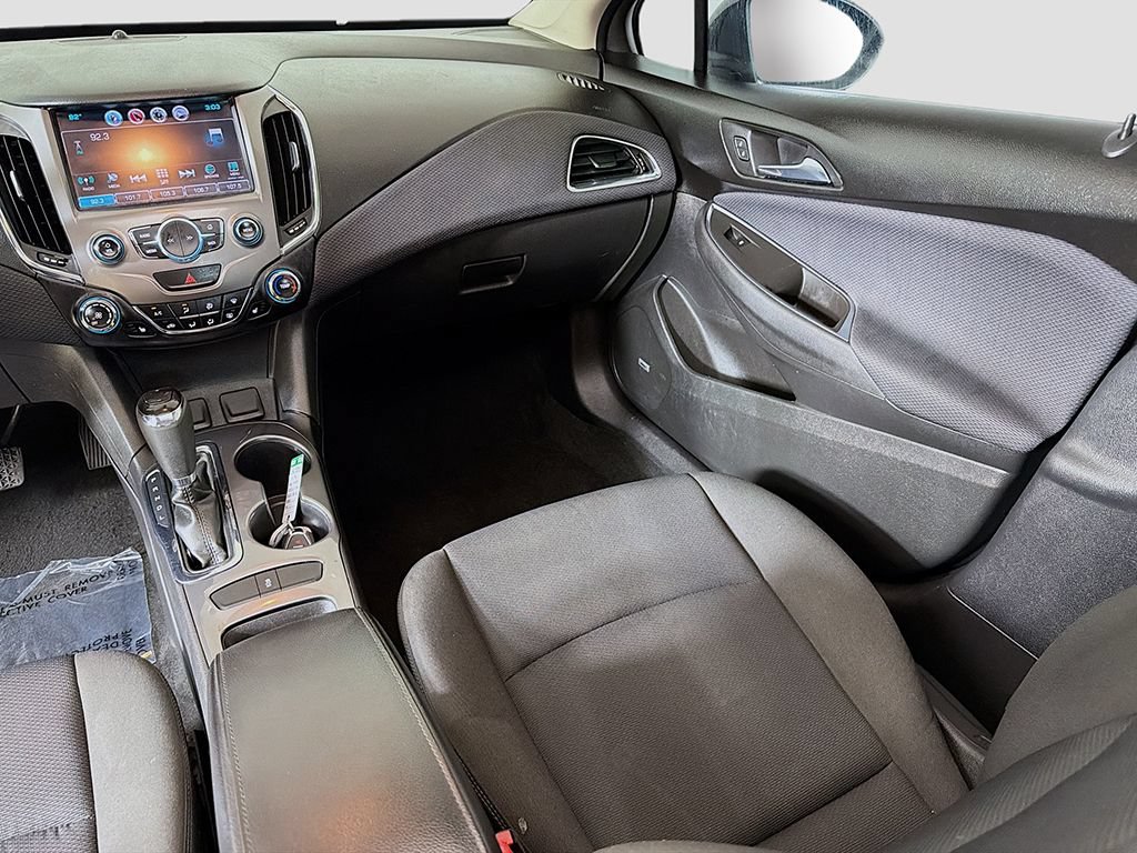 Used 2016 Chevrolet Cruze LT w/ Sun And Sound Package FWD image 28