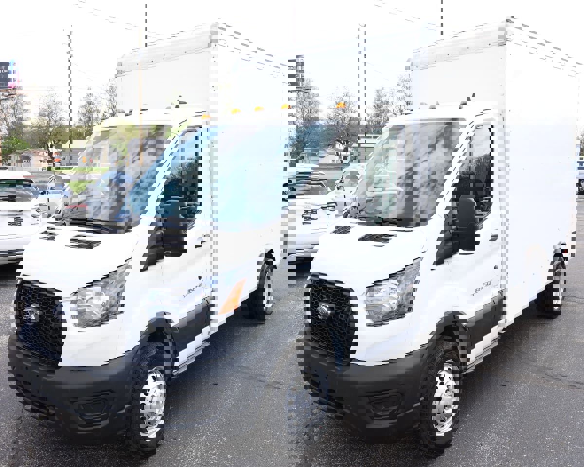 Used 2023 Ford Transit 350 DRW image 5