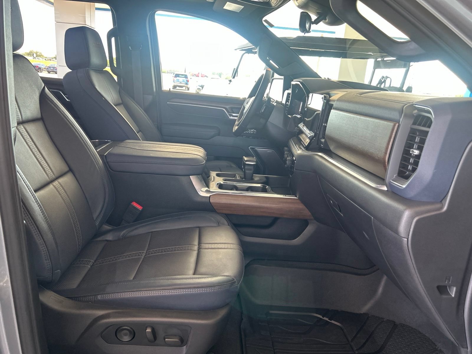 Used 2026 Chevrolet Silverado 1500 High Country AWD/4WD image 14
