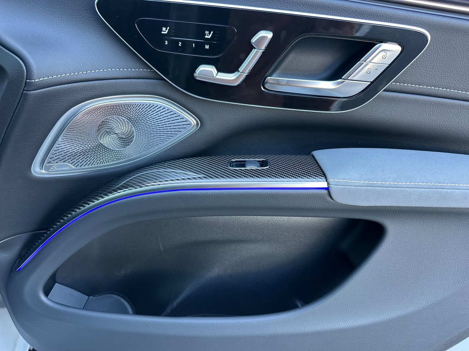 New 2026 Mercedes-Benz EQS 550 4MATIC SUV image 18