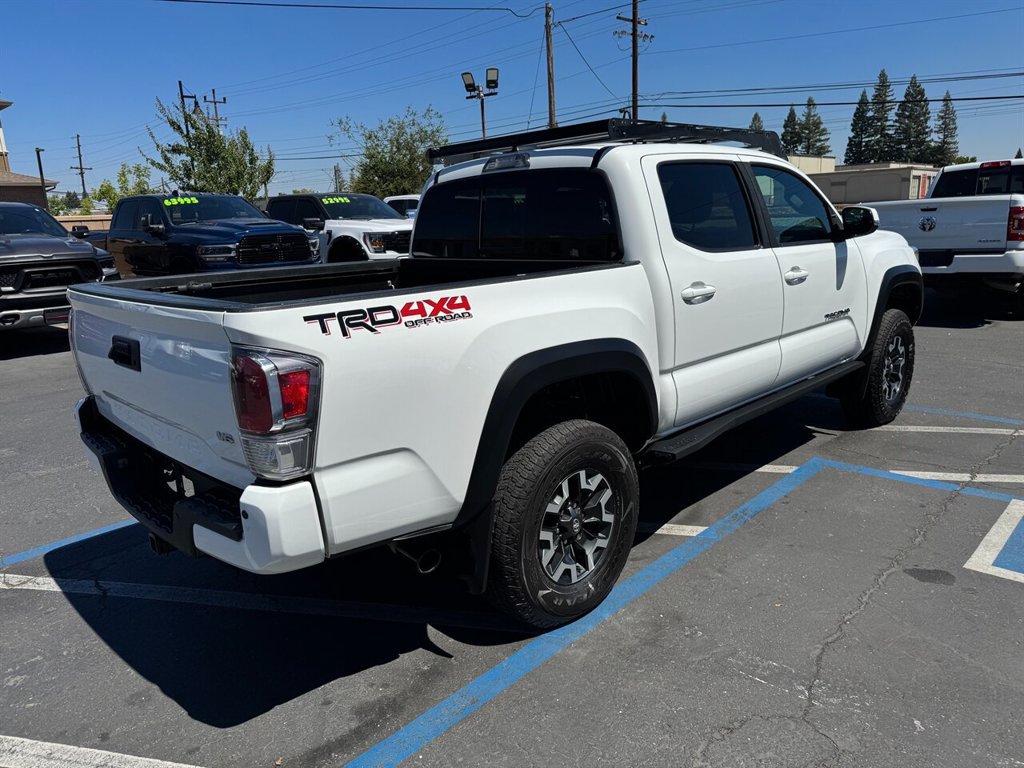 Used 2021 Toyota Tacoma TRD Off-Road w/ Technology Package AWD/4WD image 3