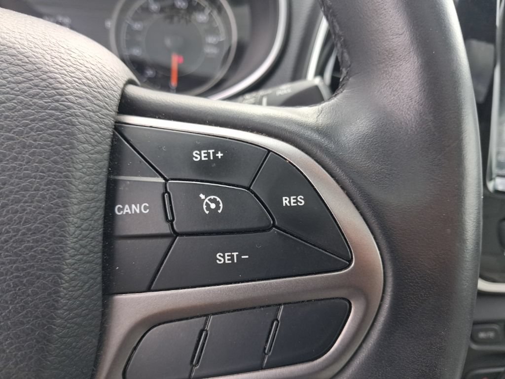 Used 2019 Jeep Cherokee Limited AWD/4WD image 14