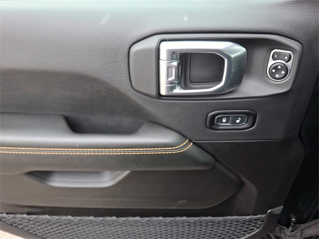 Used 2025 Jeep Wrangler Sahara image 12