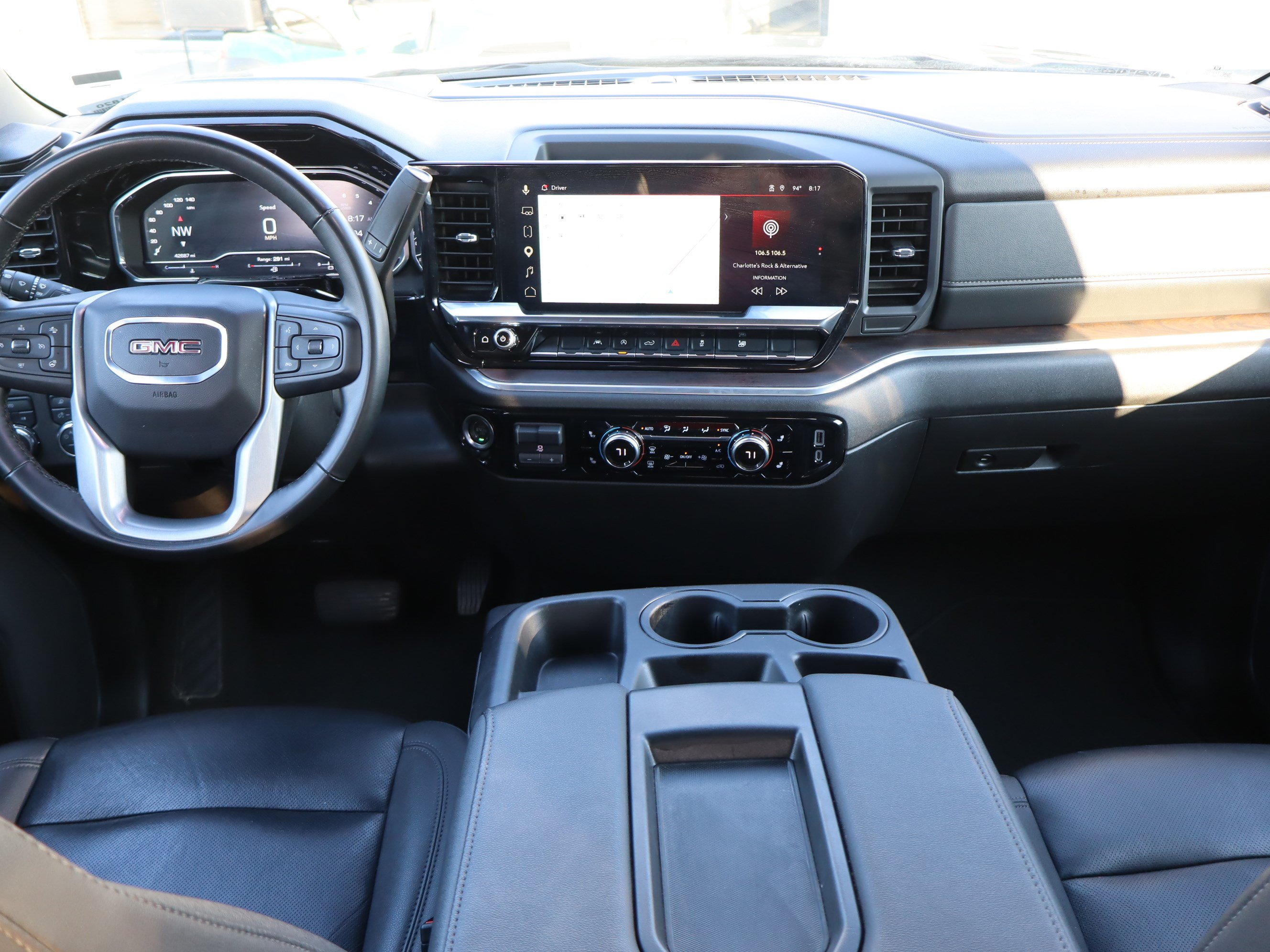 Used 2025 GMC Sierra 1500 SLT AWD/4WD image 16