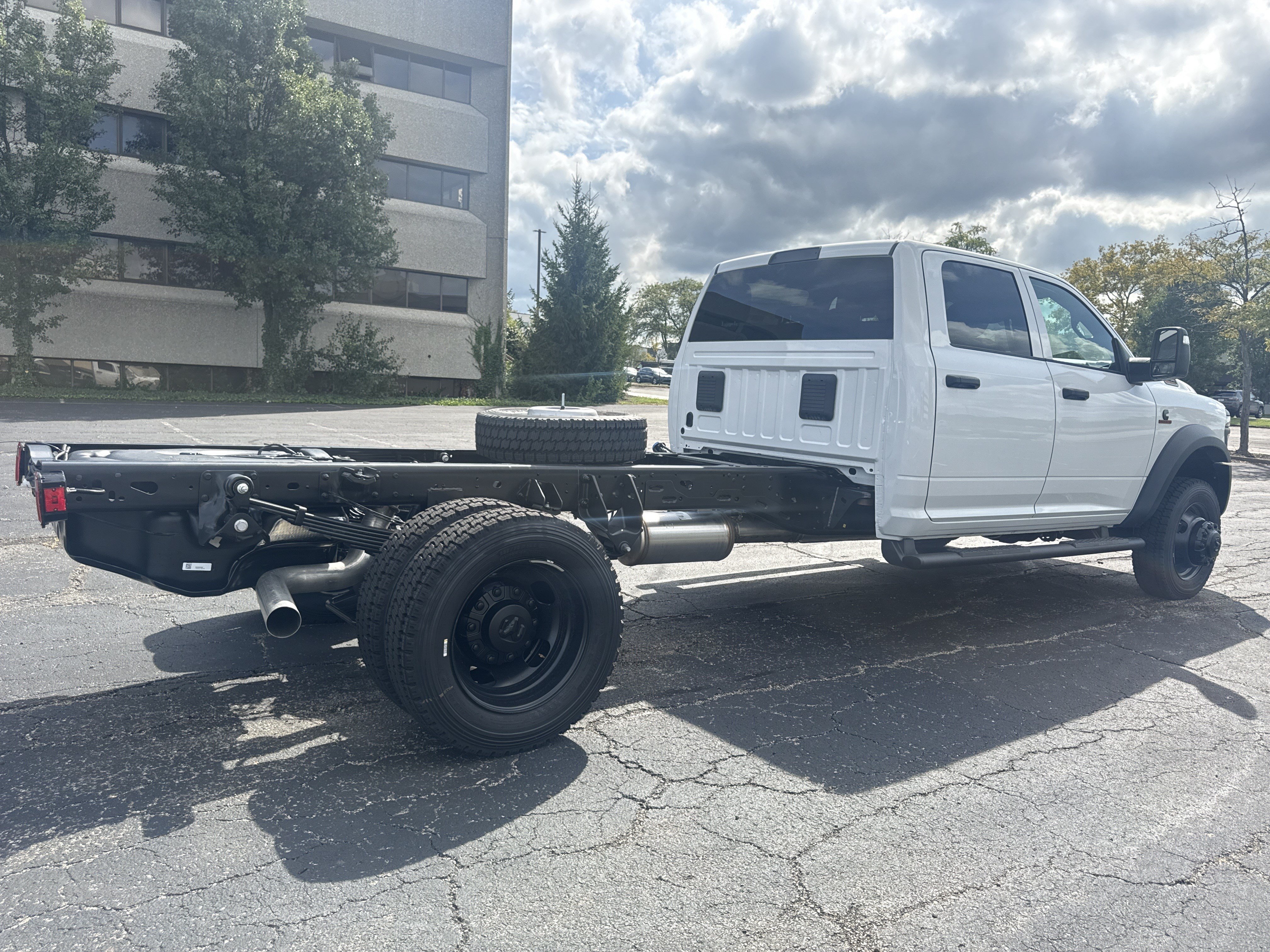 New 2027 RAM 5500 Tradesman AWD/4WD image 10
