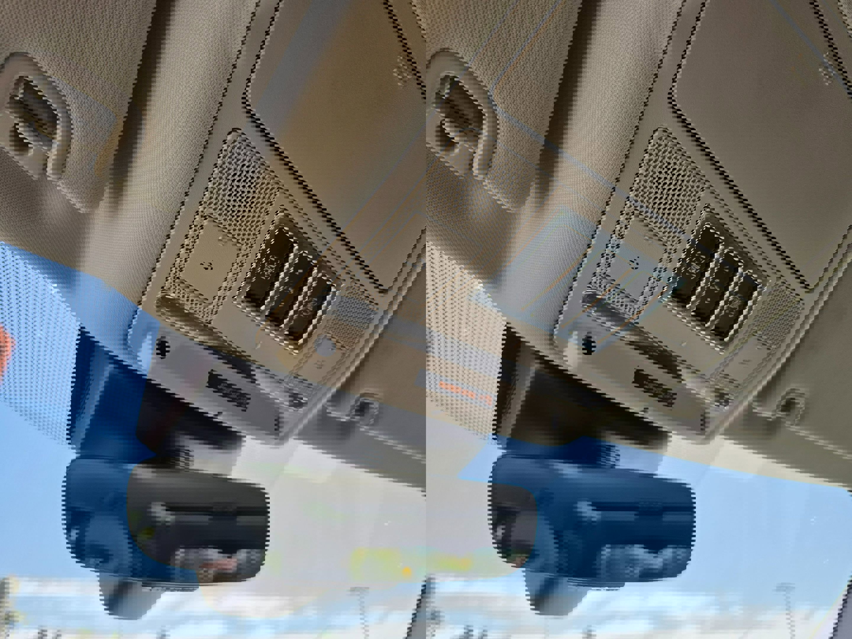 Used 2017 Land Rover Discovery First Edition image 37