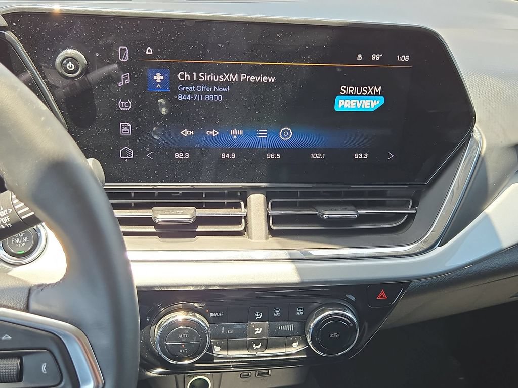 Used 2025 Chevrolet Trax LT w/ LT Convenience Package FWD image 18