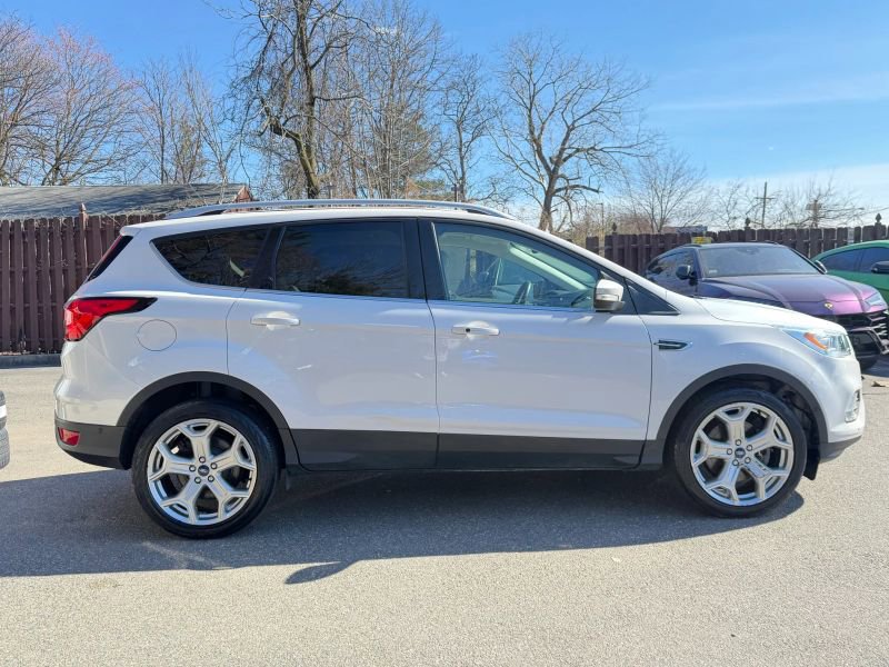 Used 2019 Ford Escape Titanium w/ U9j03 - Titanium Tow Package image 4