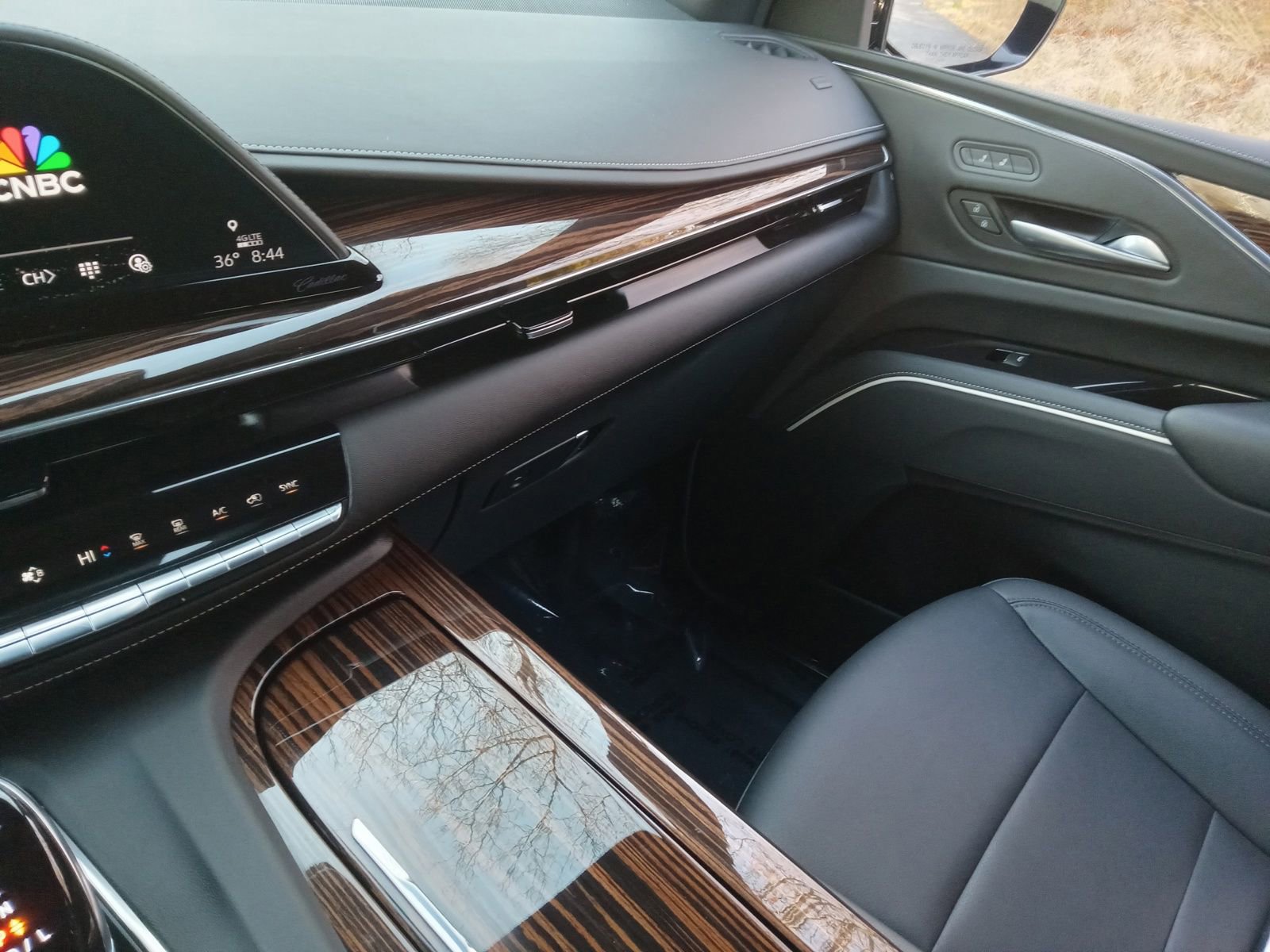 Used 2021 Cadillac Escalade ESV Luxury image 17