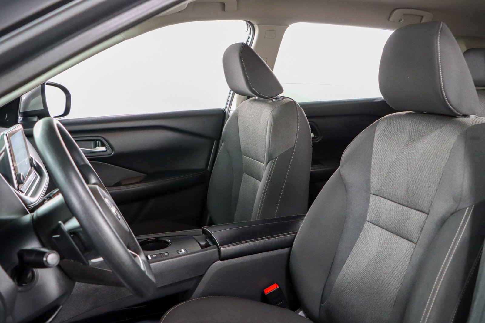 Used 2024 Nissan Rogue SV FWD image 23