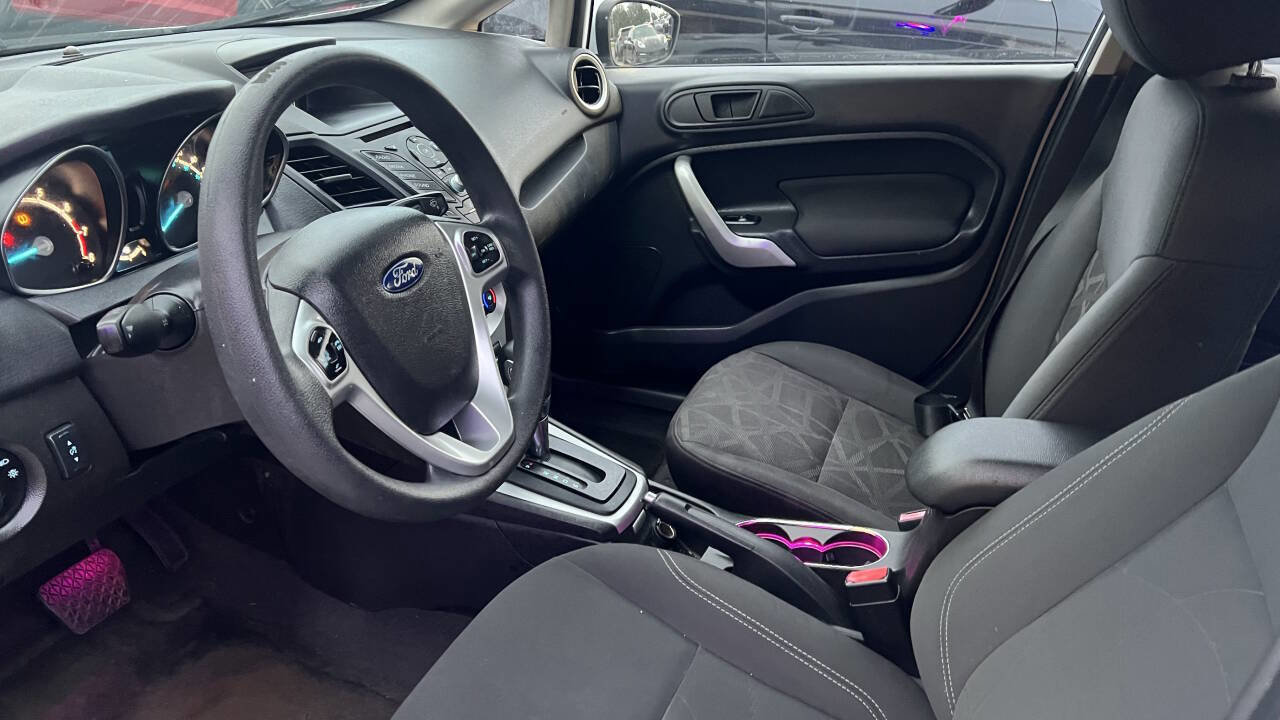 Used 2018 Ford Fiesta SE FWD image 13