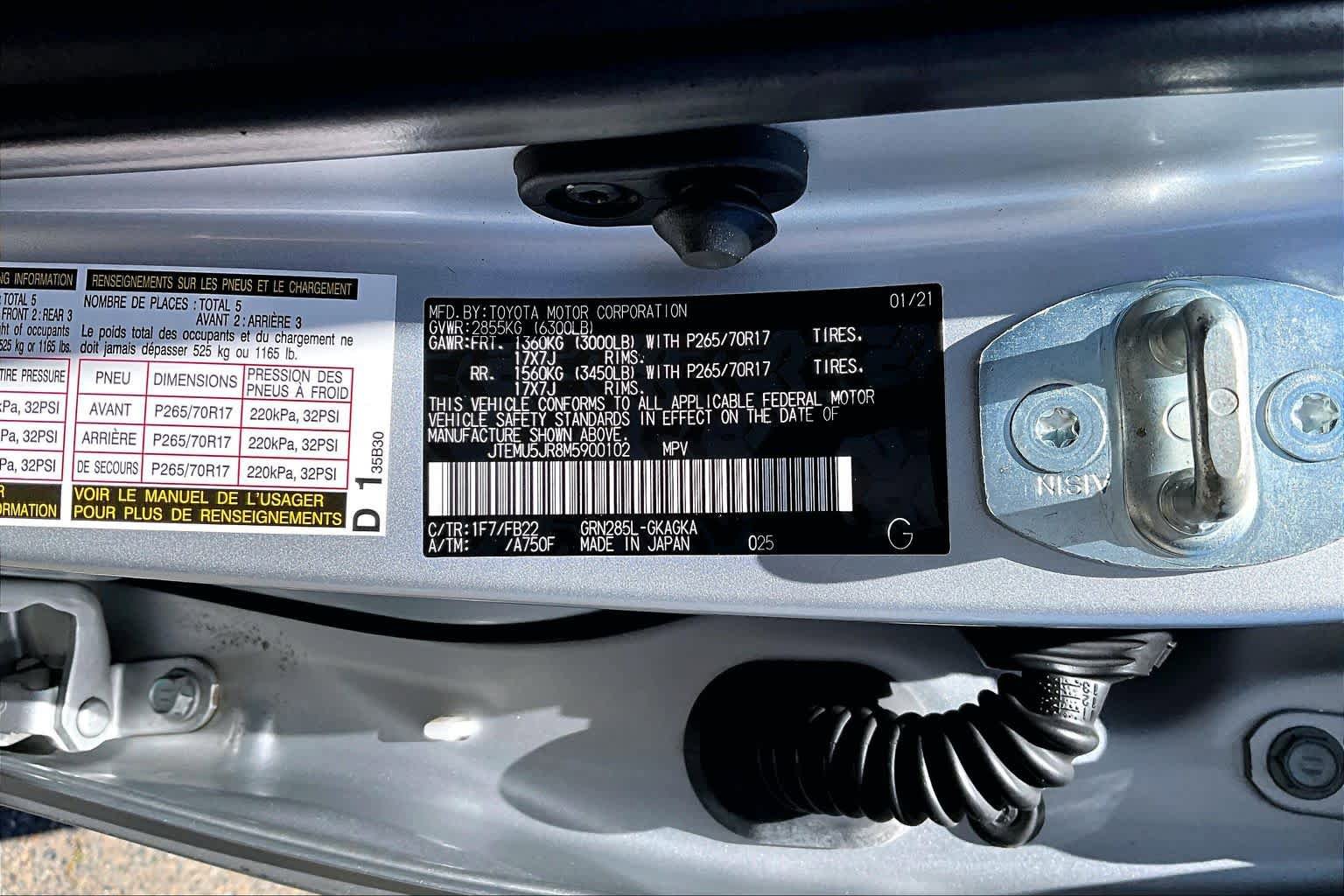 Used 2021 Toyota 4Runner SR5 AWD/4WD image 36