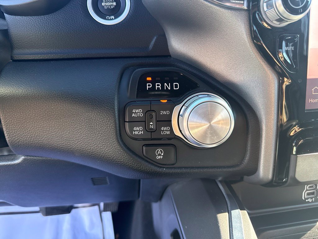 Used 2025 RAM 1500 Laramie AWD/4WD image 16