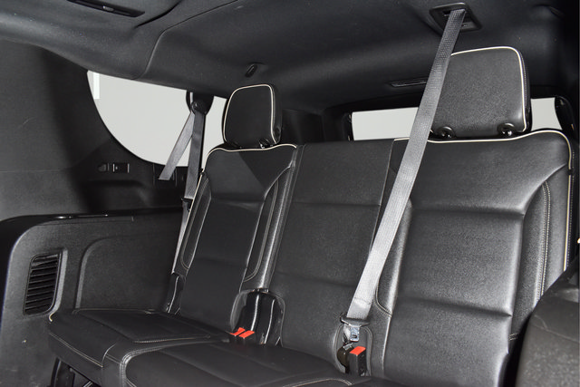 Used 2024 GMC Yukon XL SLT AWD/4WD image 18