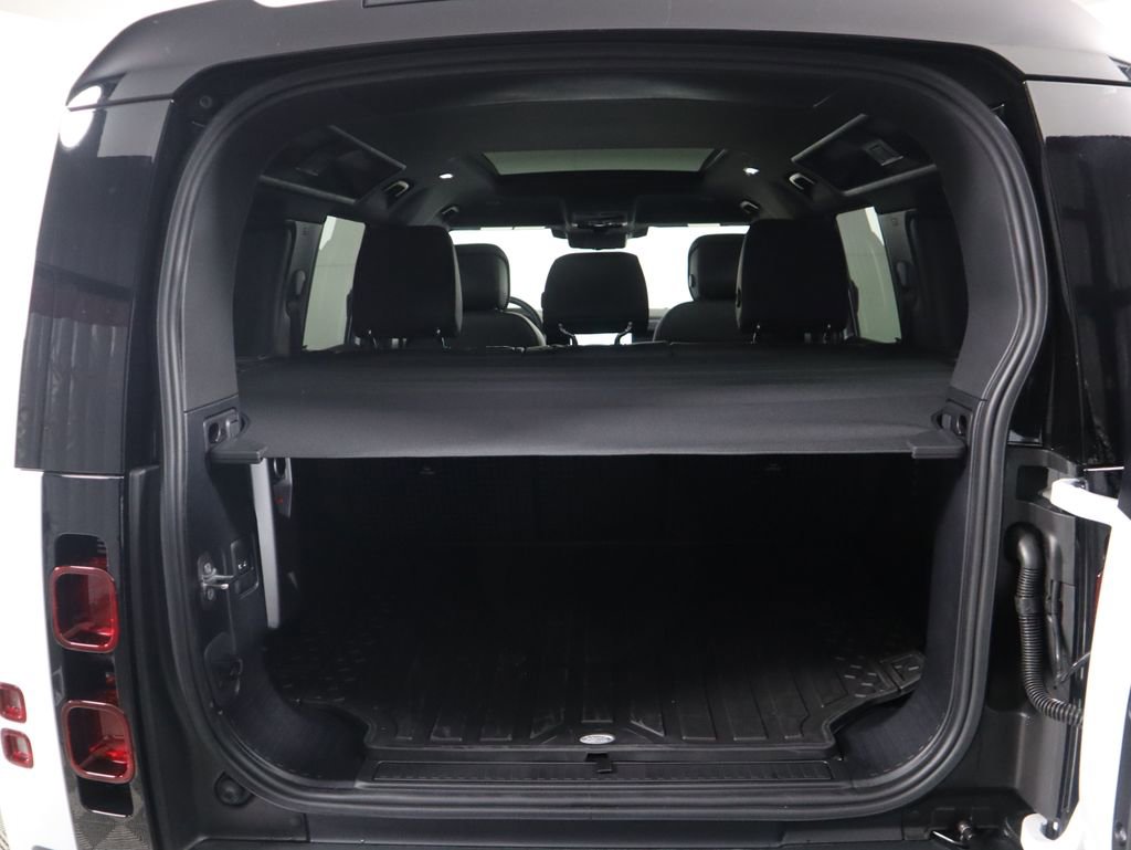 New 2025 Land Rover Defender 110 S image 30