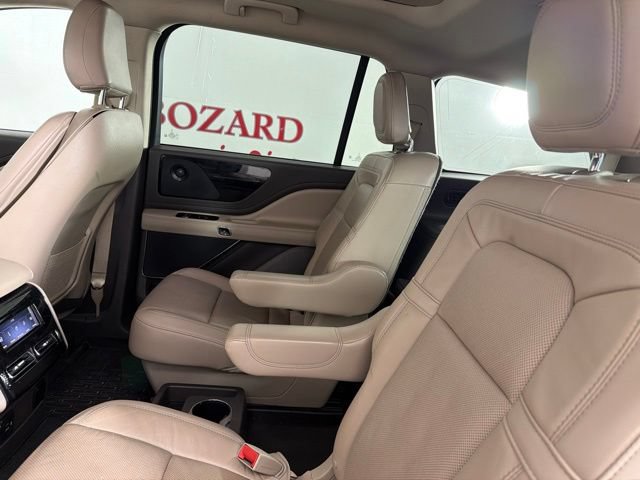 Used 2022 Lincoln Aviator Grand Touring w/ Equipment Group 301A AWD/4WD image 13