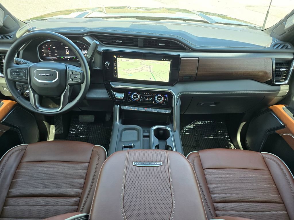 Used 2025 GMC Sierra 2500 Denali Ultimate image 4