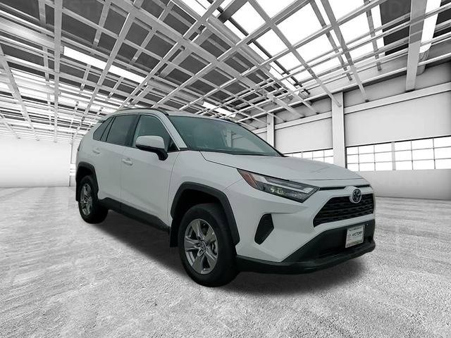 Used 2025 Toyota RAV4 XLE image 1