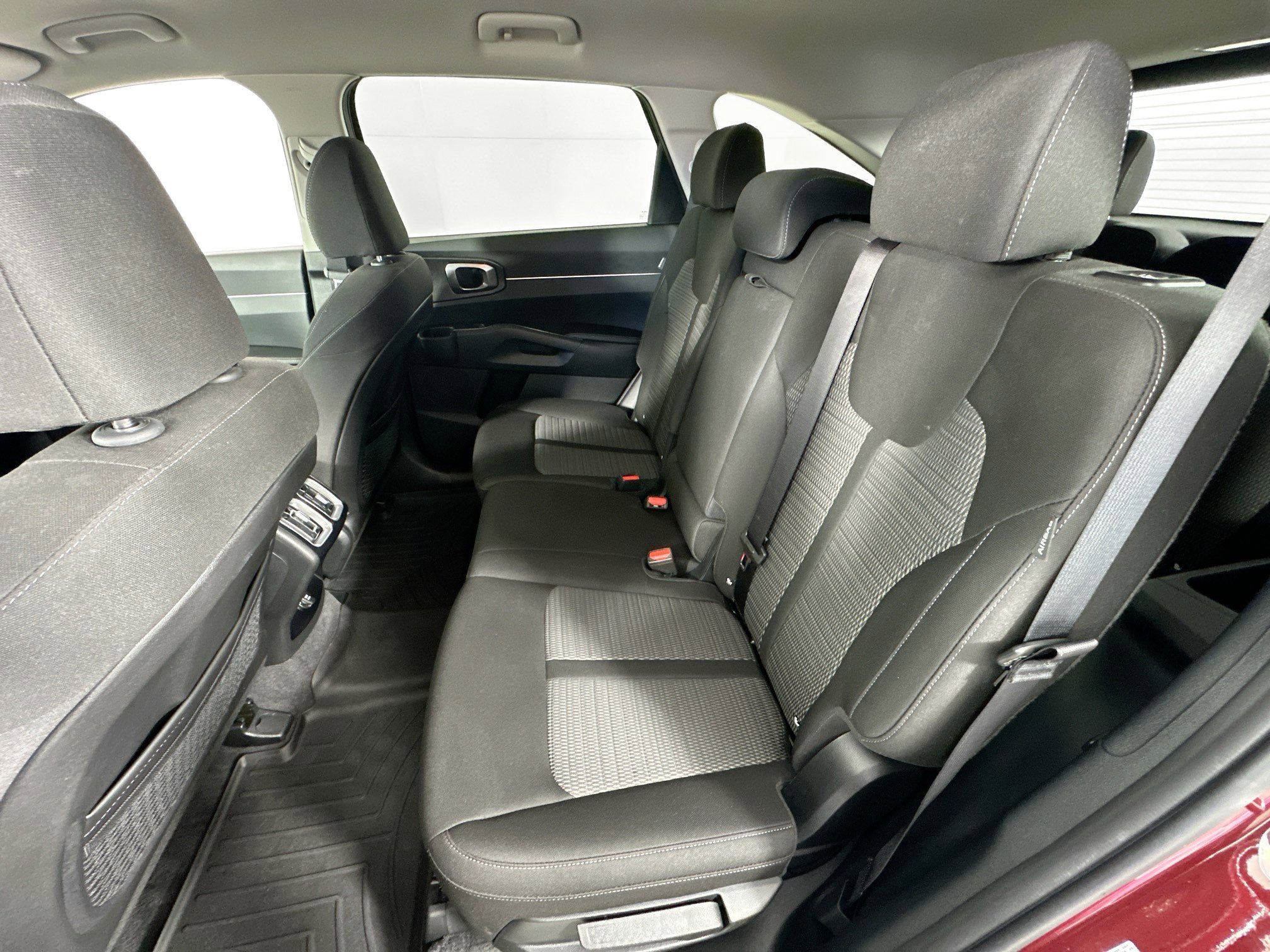 Used 2025 Kia Sorento LX image 22