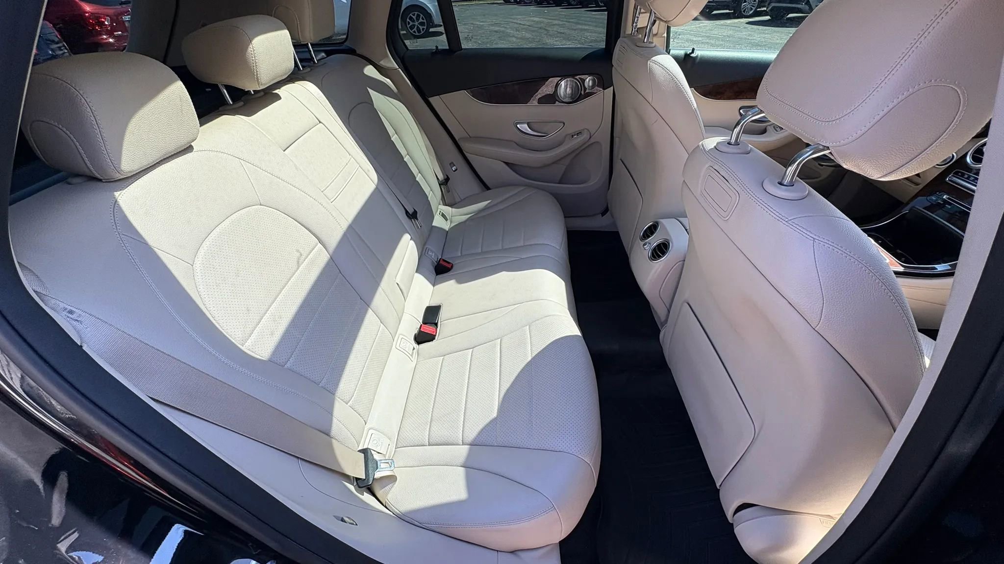 Used 2018 Mercedes-Benz GLC 300 4MATIC image 29