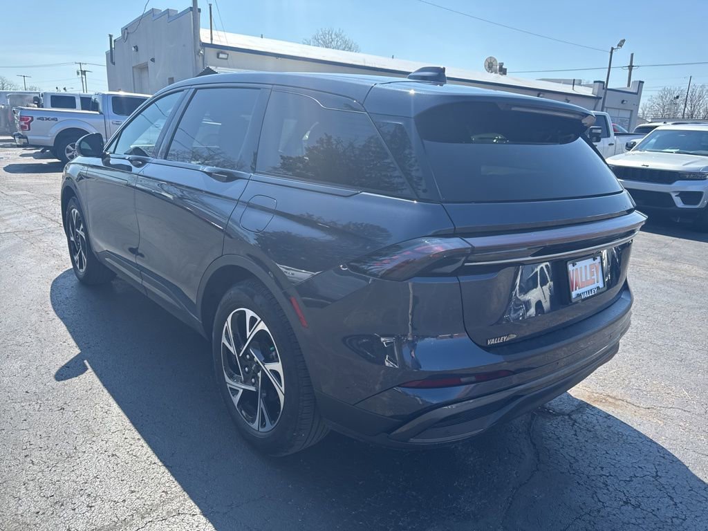 Used 2024 Lincoln Nautilus Premier w/ Jet Appearance Package image 11