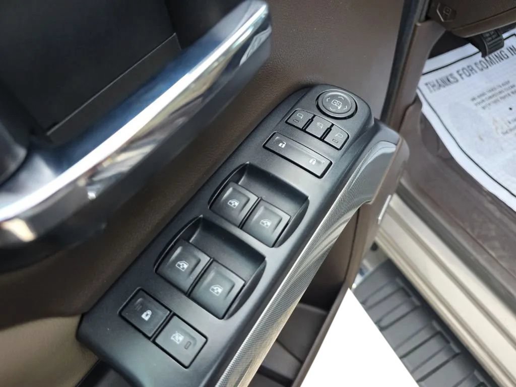 Used 2017 Chevrolet Silverado 1500 LTZ Z71 AWD/4WD image 13
