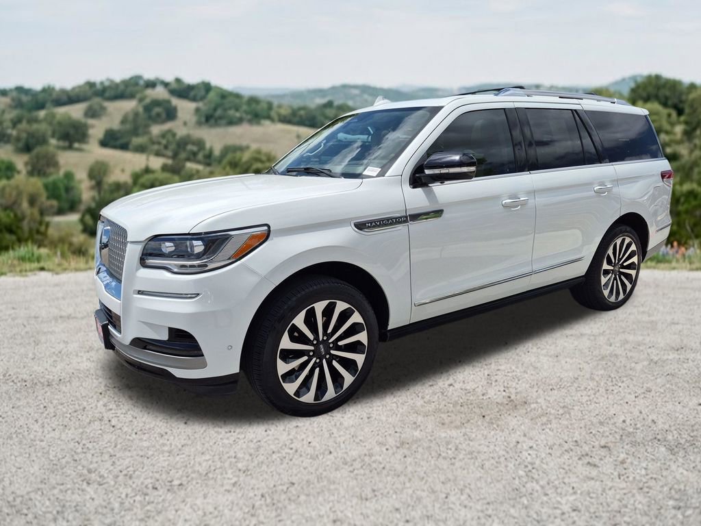 Used 2023 Lincoln Navigator Reserve AWD/4WD image 3