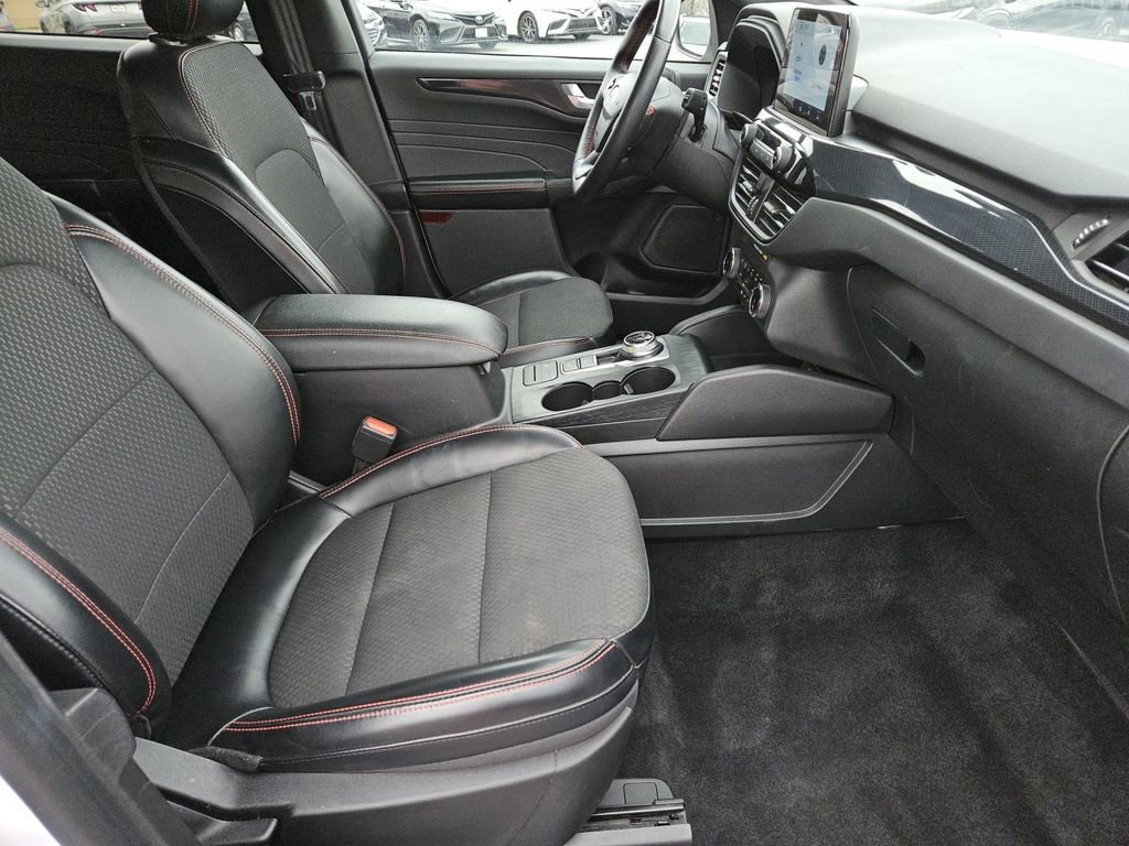 Used 2023 Ford Escape ST-Line image 28