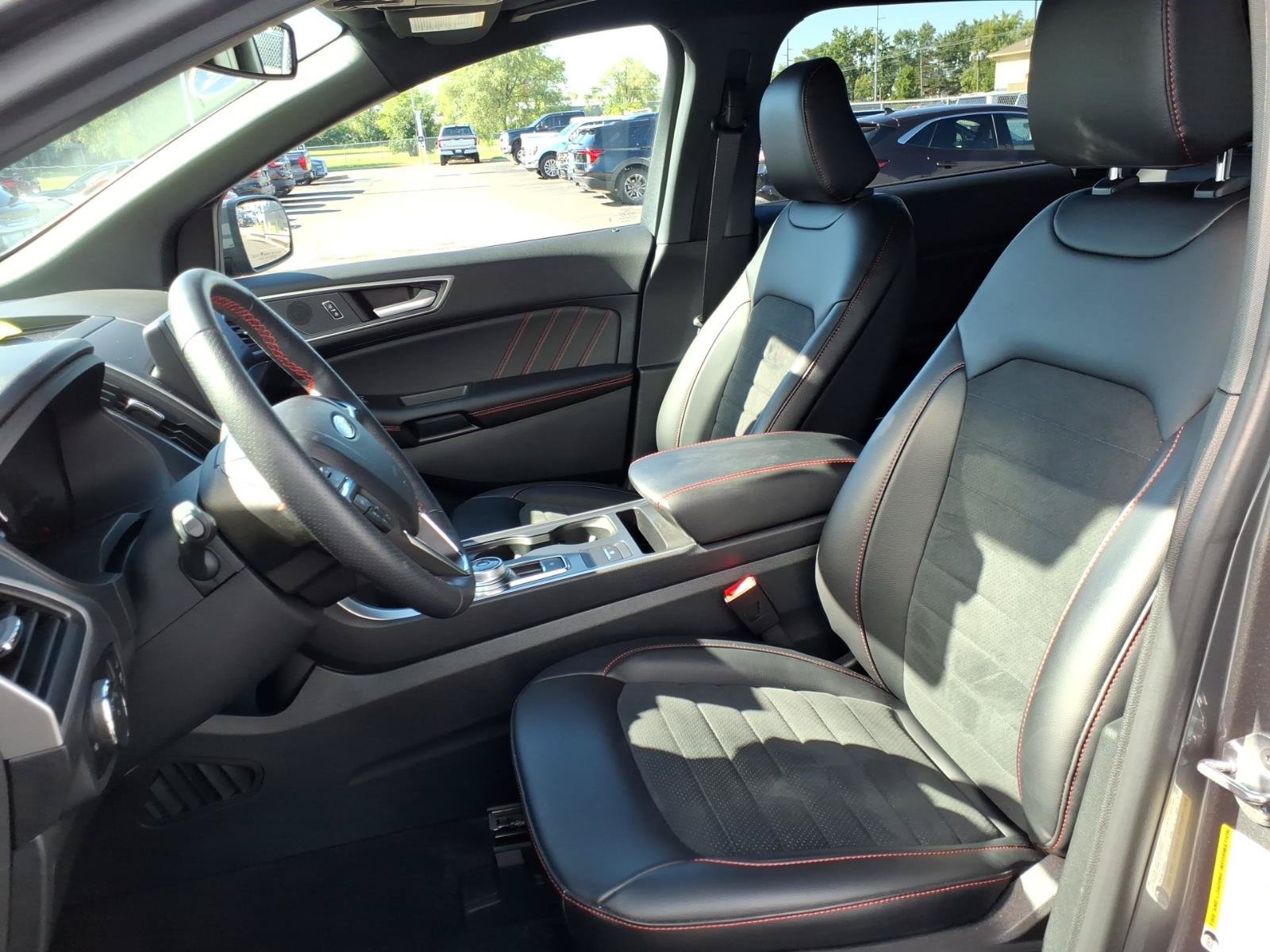 Certified 2024 Ford Edge ST-Line AWD/4WD image 16