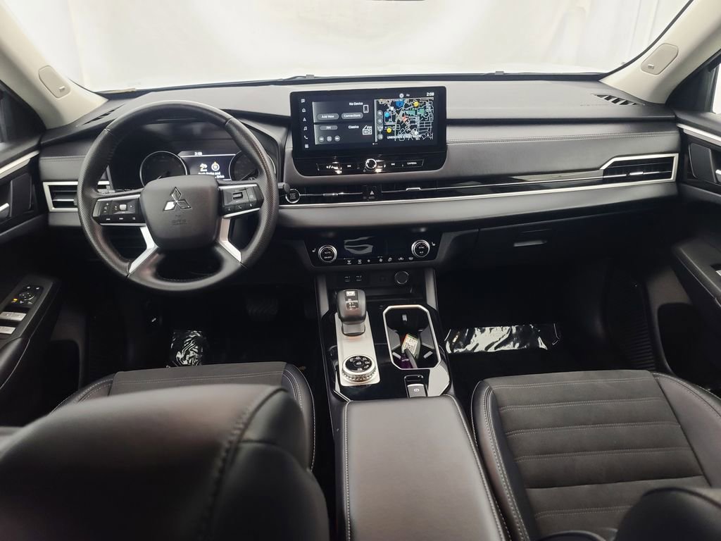 Used 2025 Mitsubishi Outlander SE AWD/4WD image 21