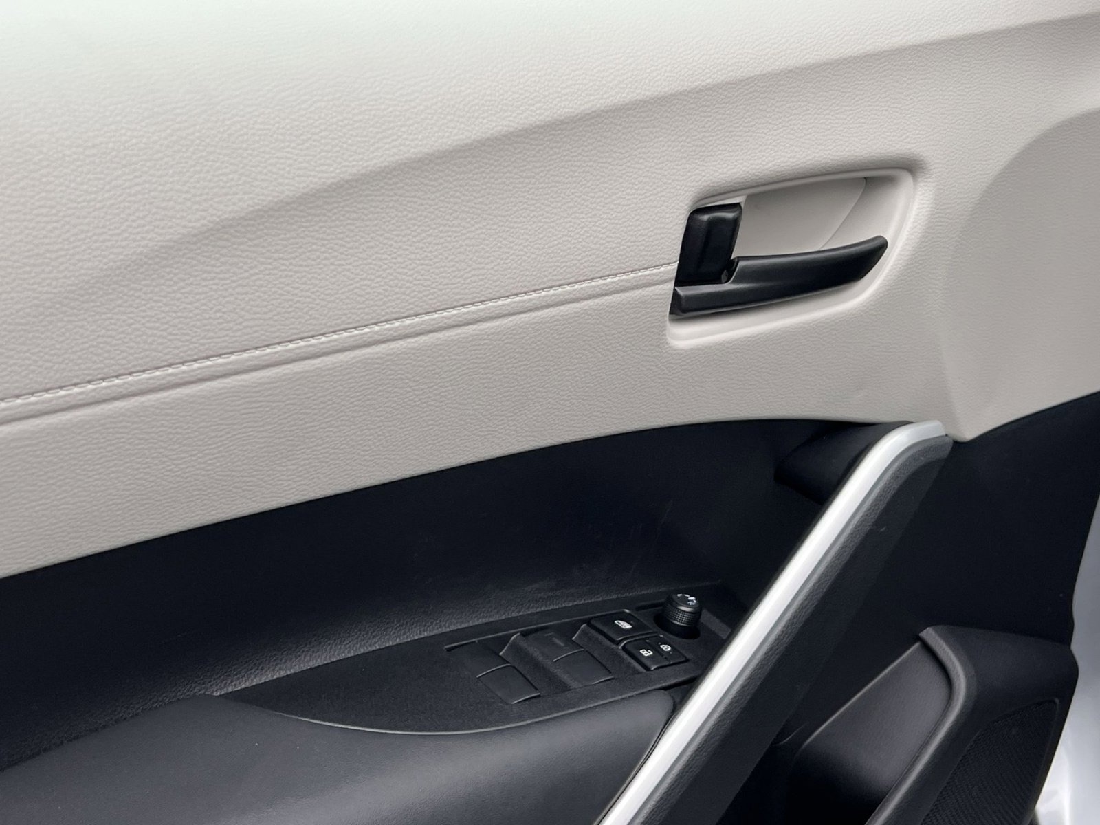 New 2026 Toyota Corolla Cross L image 10