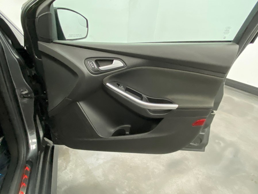 Used 2017 Ford Focus ST w/ Equipment Group 401A image 45