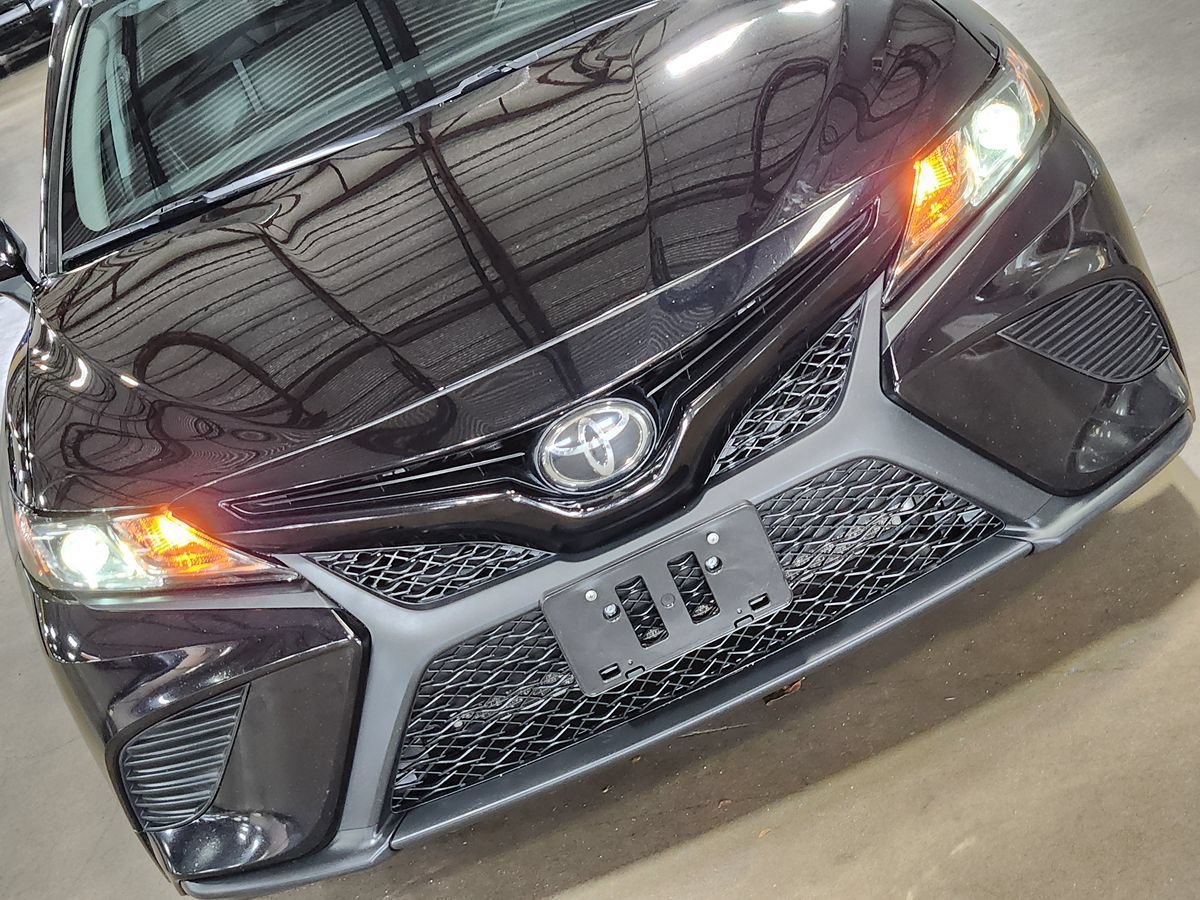 Used 2020 Toyota Camry SE FWD image 16