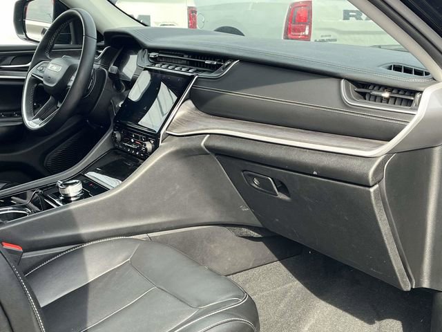 Used 2023 Jeep Grand Cherokee Limited w/ Black Appearance Package image 25