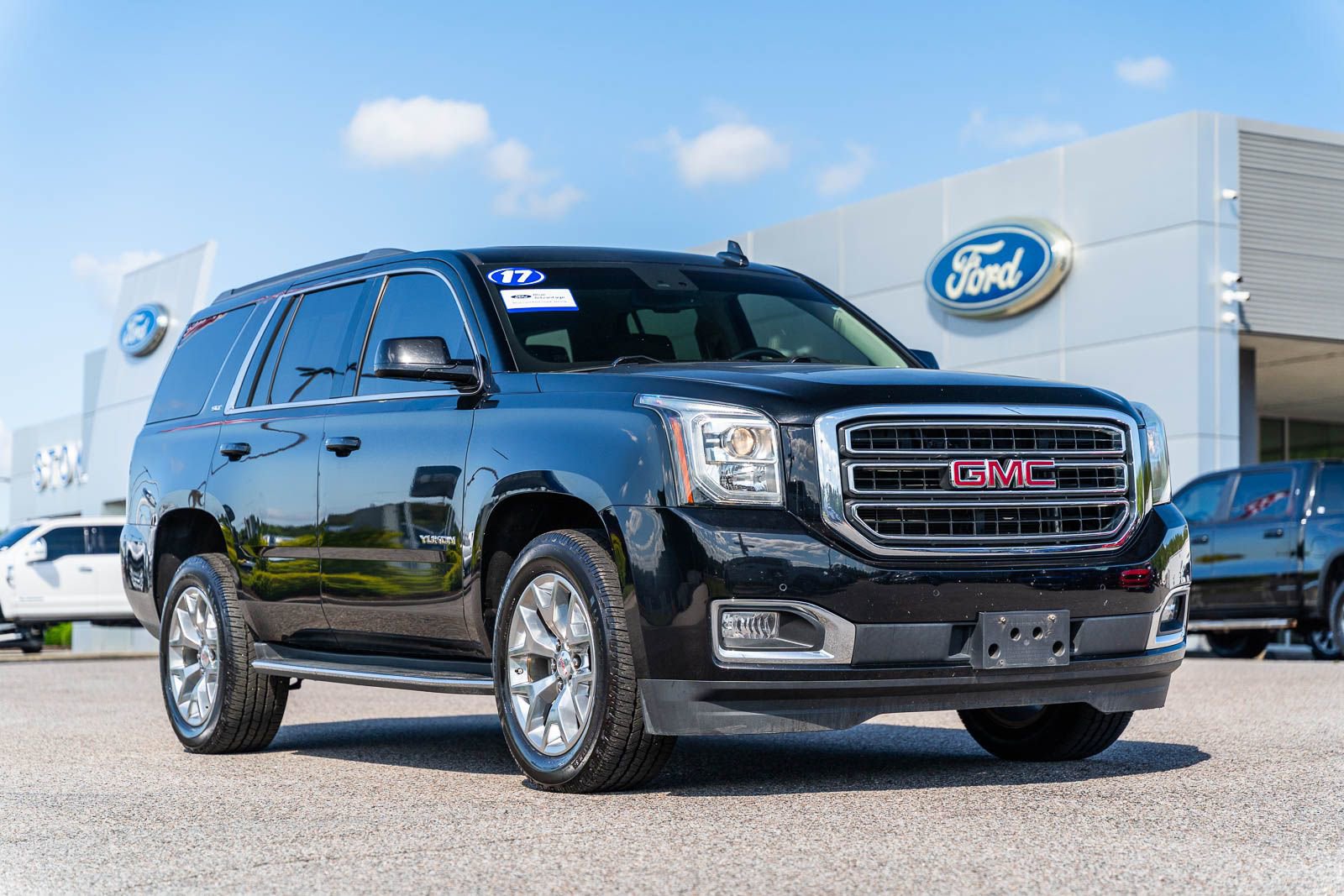 Used 2017 GMC Yukon SLT w/ Open Road Package RWD image 1