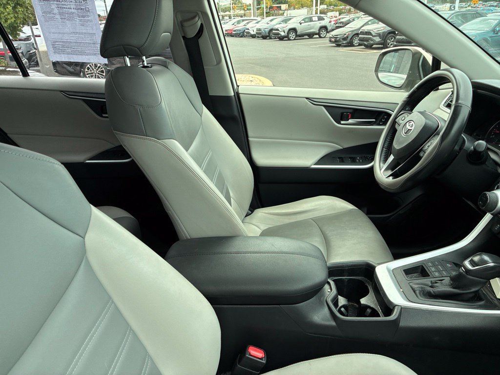 Used 2019 Toyota RAV4 XLE Premium w/ Cold Weather Package AWD/4WD image 23