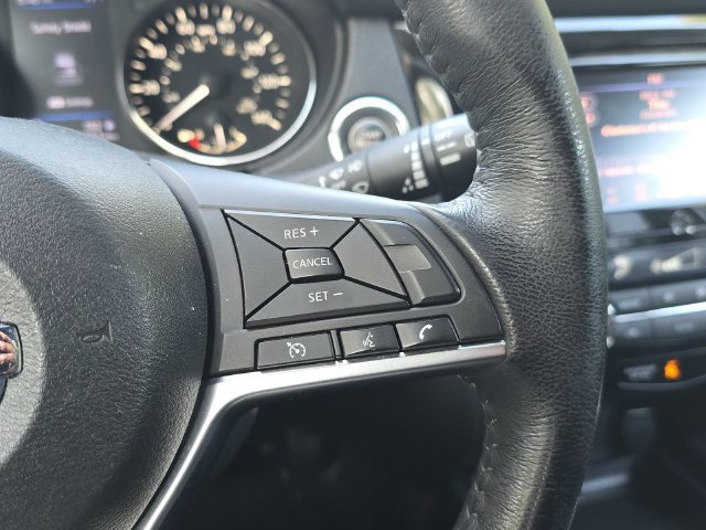Used 2018 Nissan Rogue SV FWD image 16