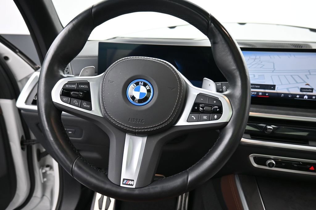 Used 2024 BMW X5 xDrive50e w/ Executive Package AWD/4WD image 12