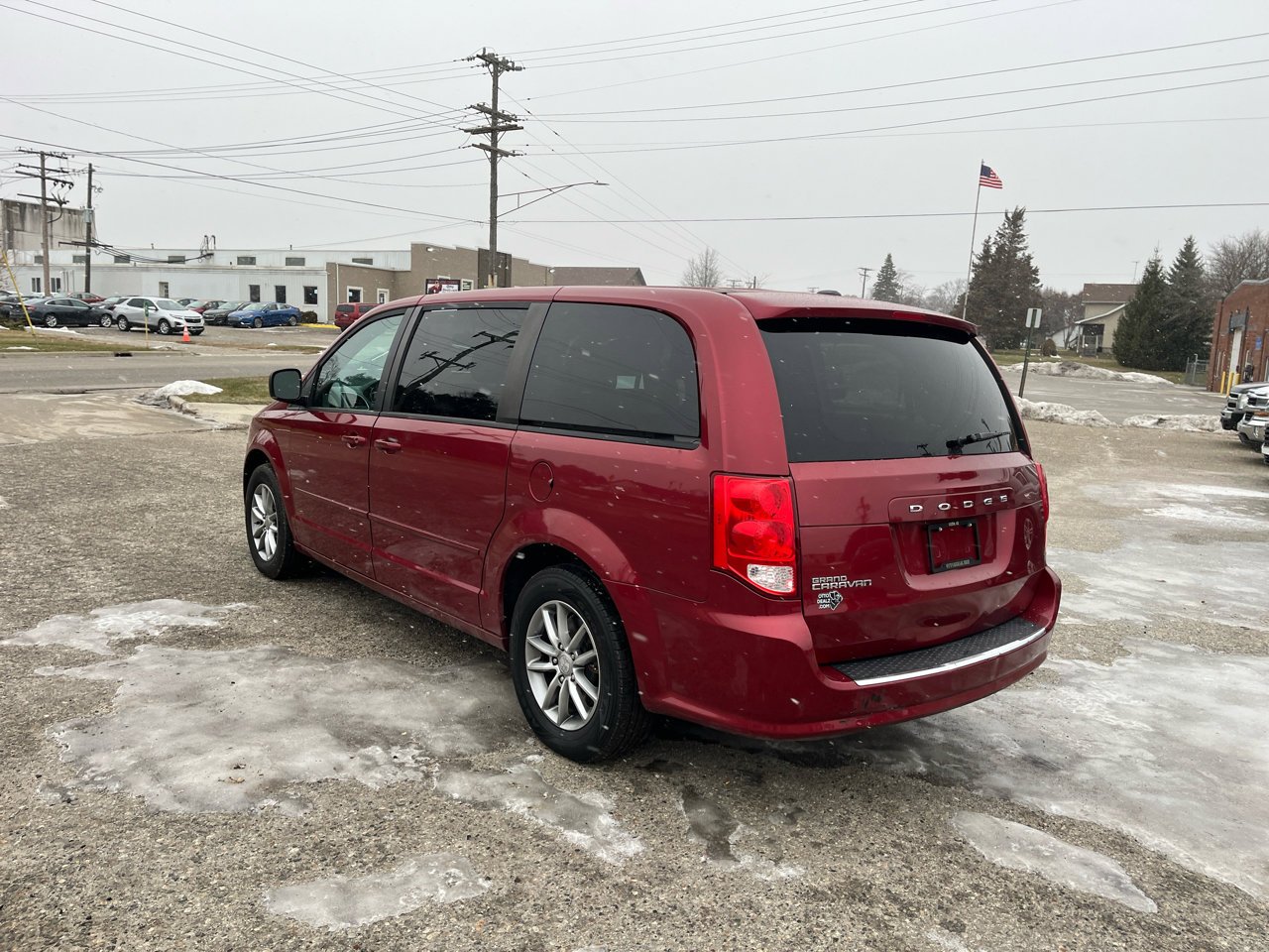 Used 2015 Dodge Grand Caravan SE image 3