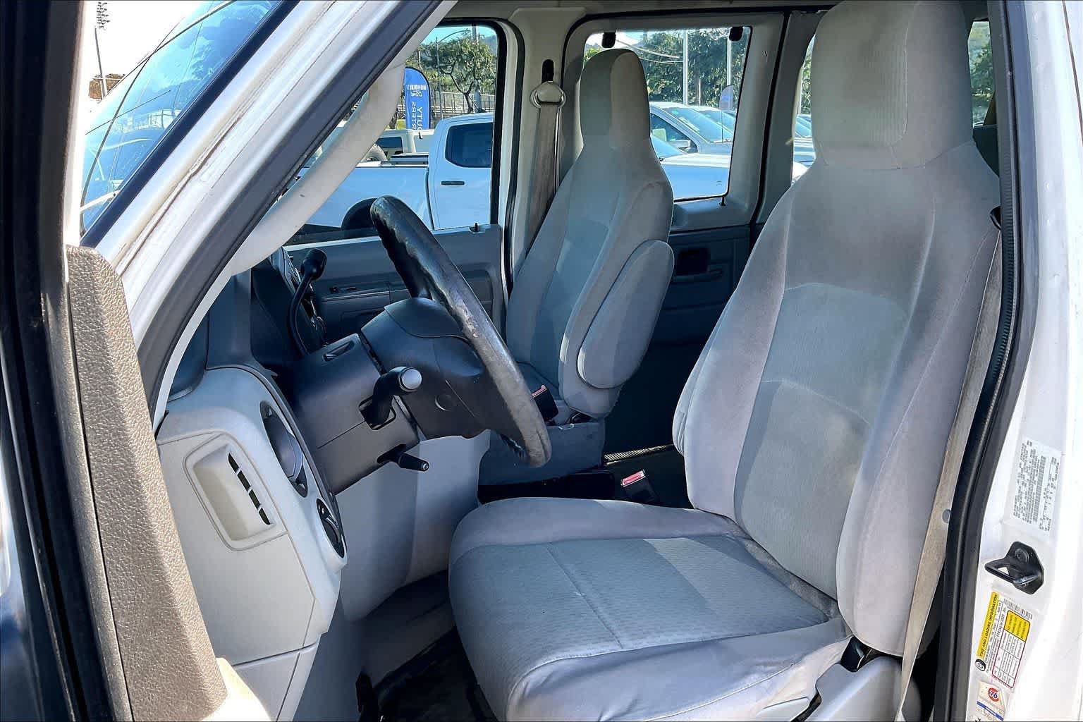 Used 2011 Ford E-350 and Econoline 350 XLT RWD image 11