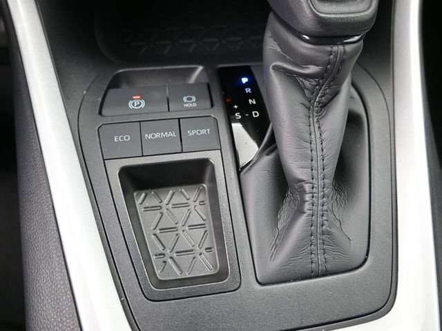 Certified 2025 Toyota RAV4 XLE w/ Convenience Package image 19