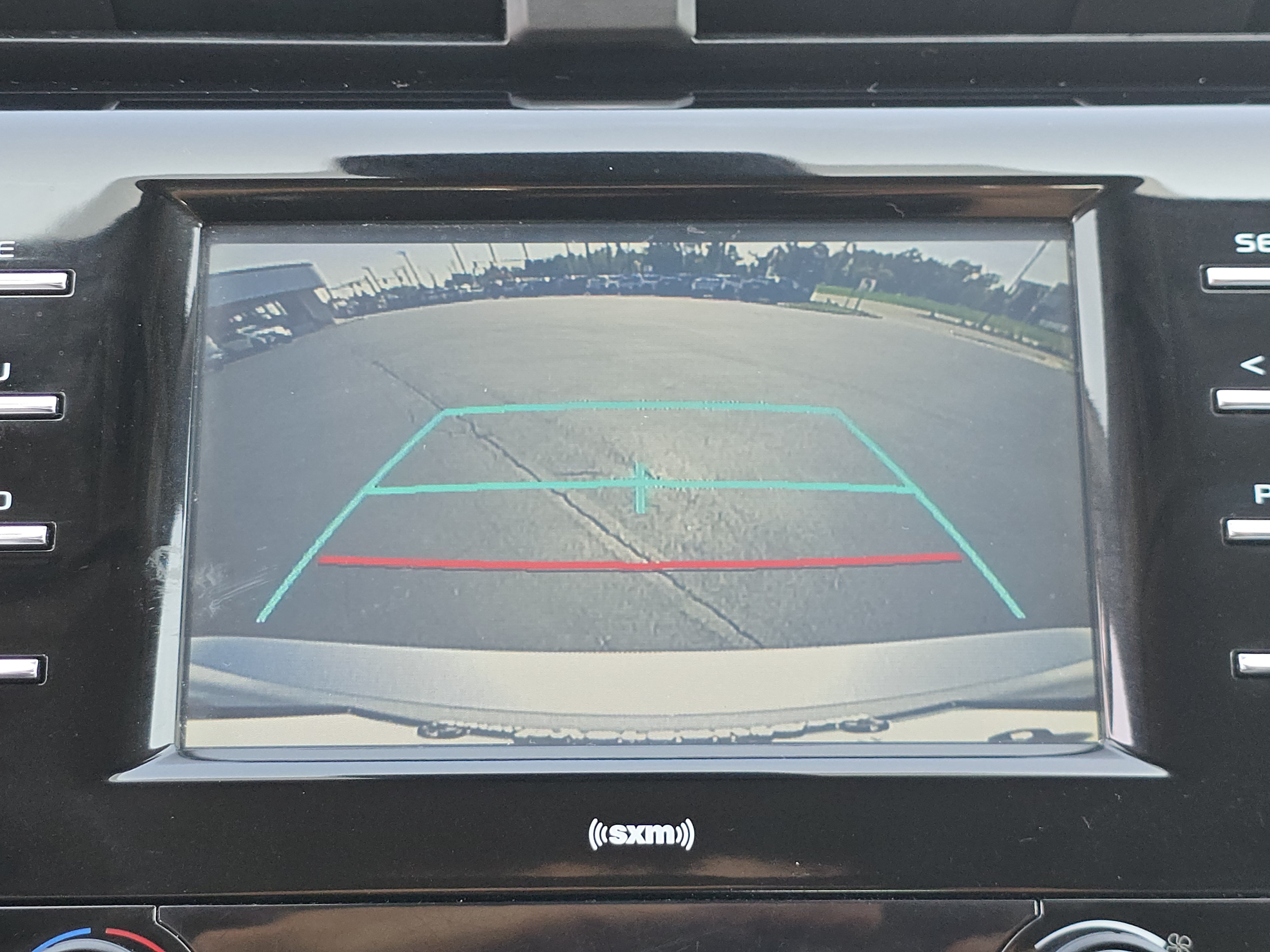 Used 2020 Toyota Camry SE FWD image 24