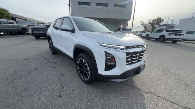 New 2026 Chevrolet Equinox LT w/ Convenience Package II AWD/4WD image 2