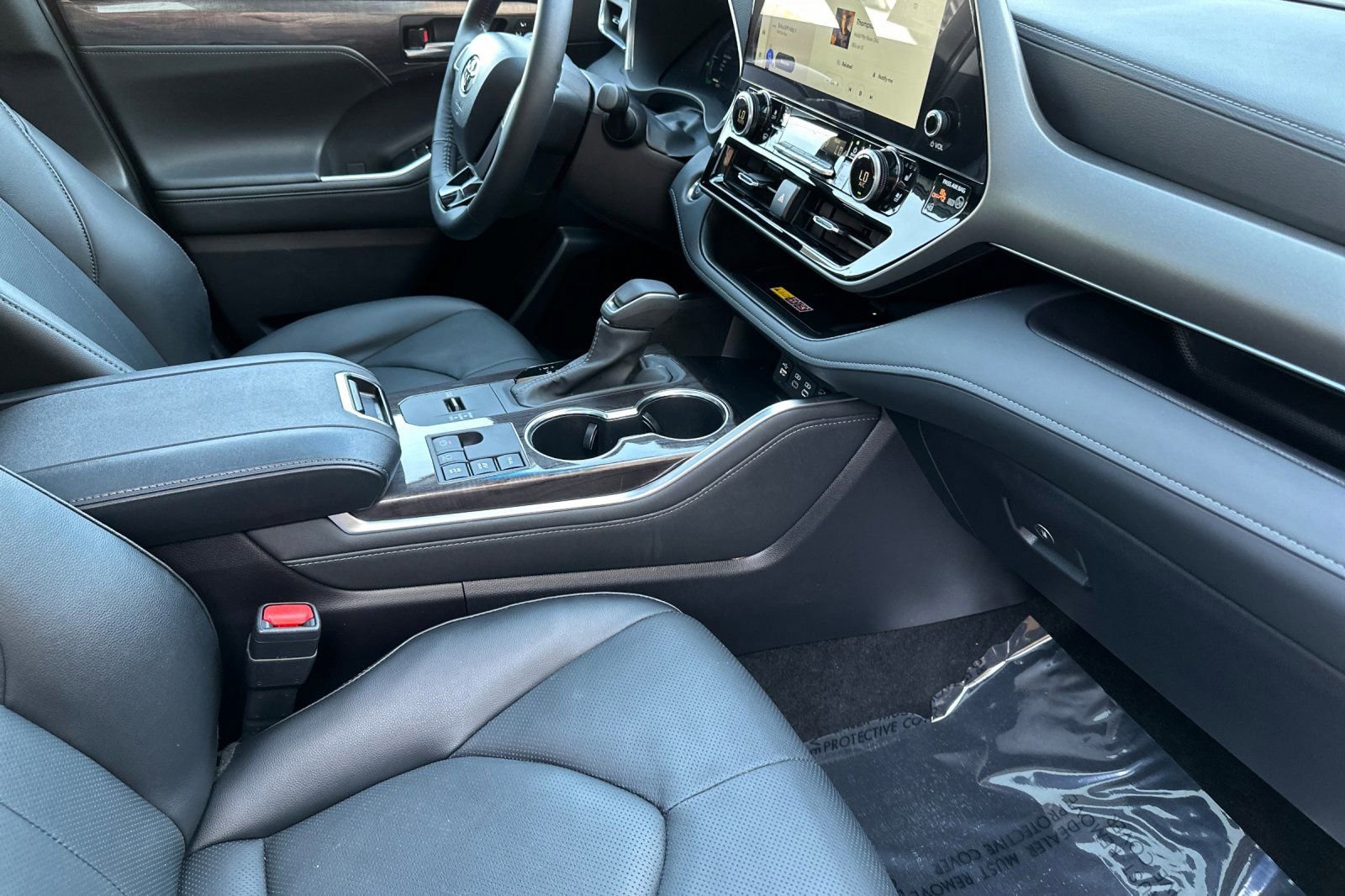Used 2026 Toyota Highlander Limited image 19