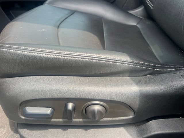 Used 2024 GMC Terrain SLT w/ Tech Package AWD/4WD image 22