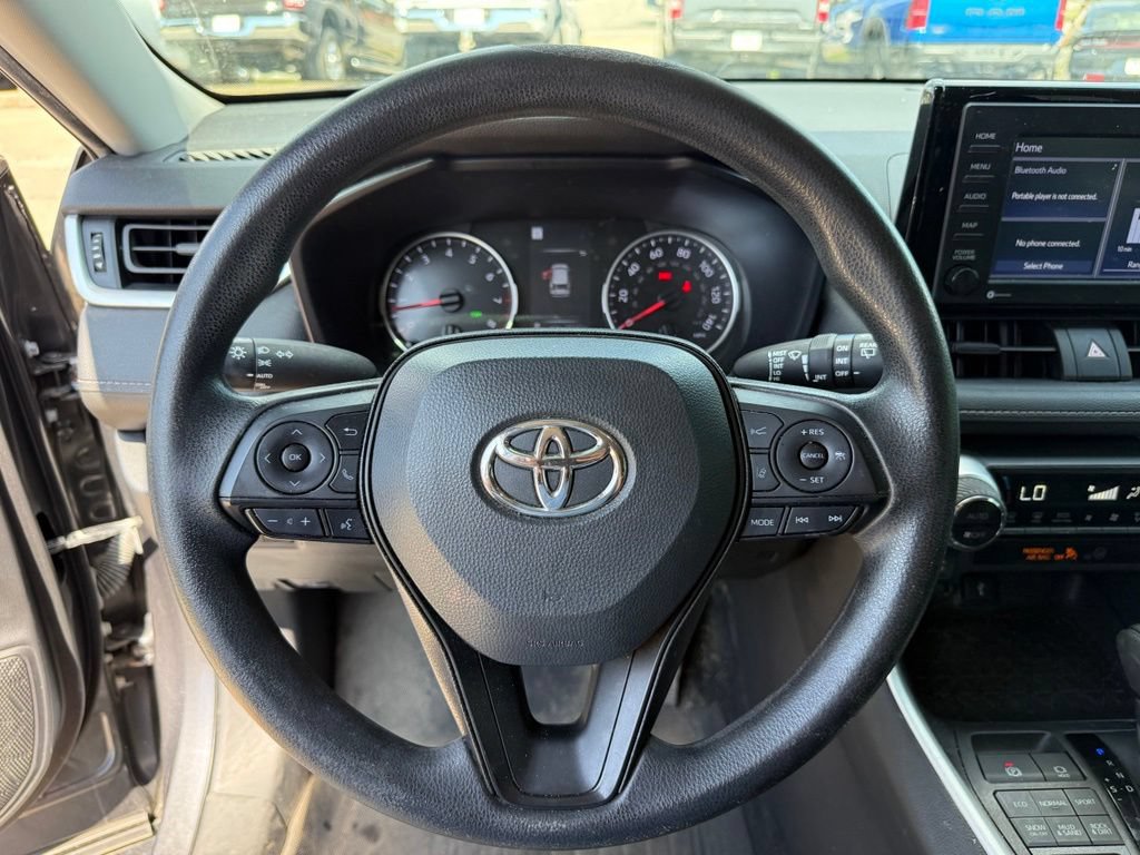 Used 2022 Toyota RAV4 XLE AWD/4WD image 14