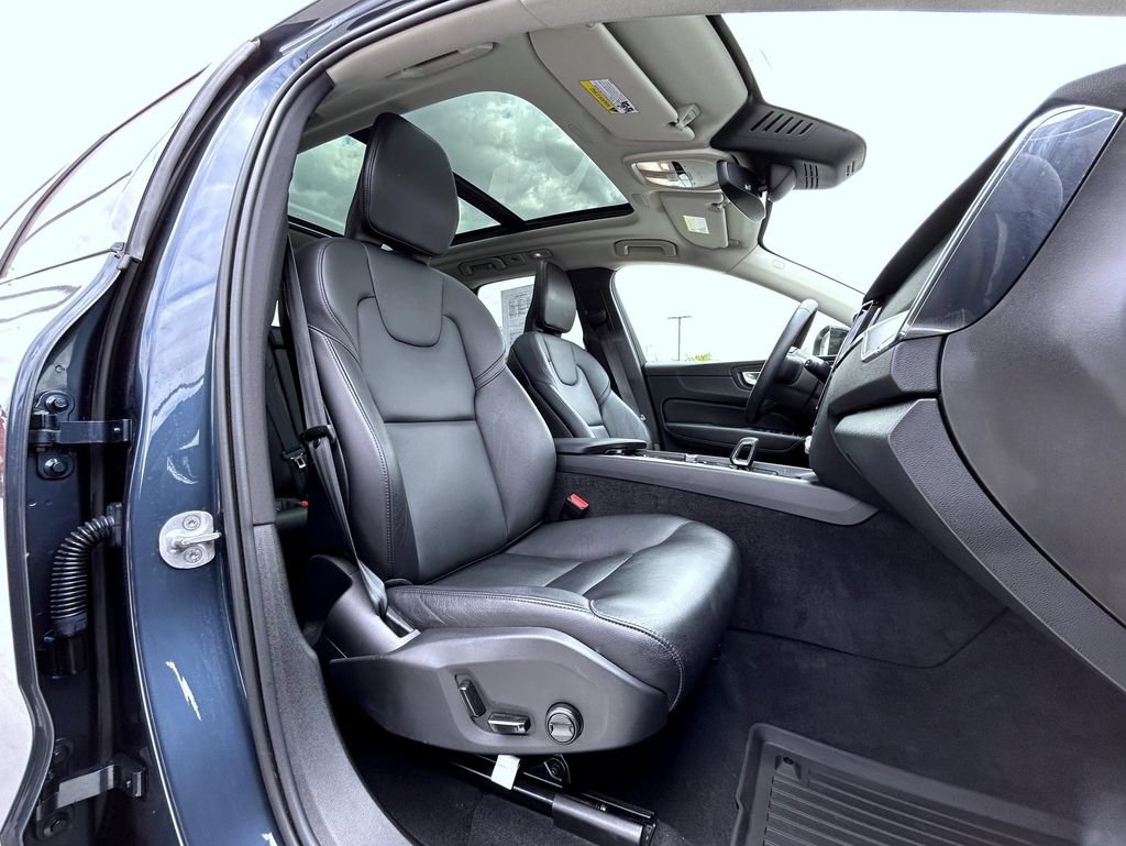 Used 2024 Volvo XC60 B5 Core w/ Climate Package AWD/4WD image 15