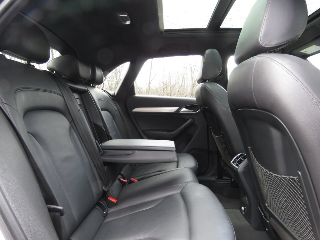 Used 2018 Audi Q3 2.0T Premium w/ Convenience Package AWD/4WD image 16